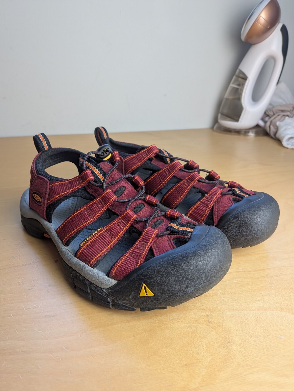KEEN Women Sandals Size 6.5 Waterproof Slip On Flat Outdoor Active Red Color